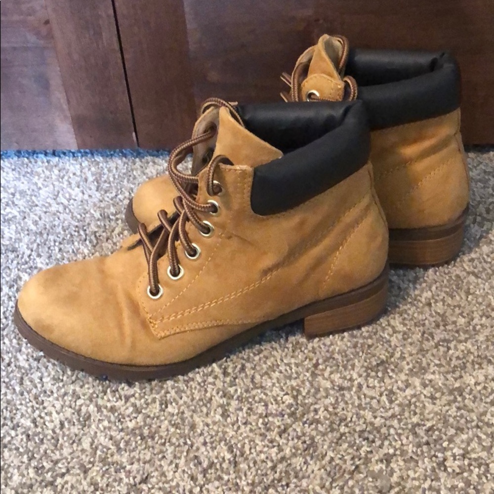 🤎Maurices Boots woman’s